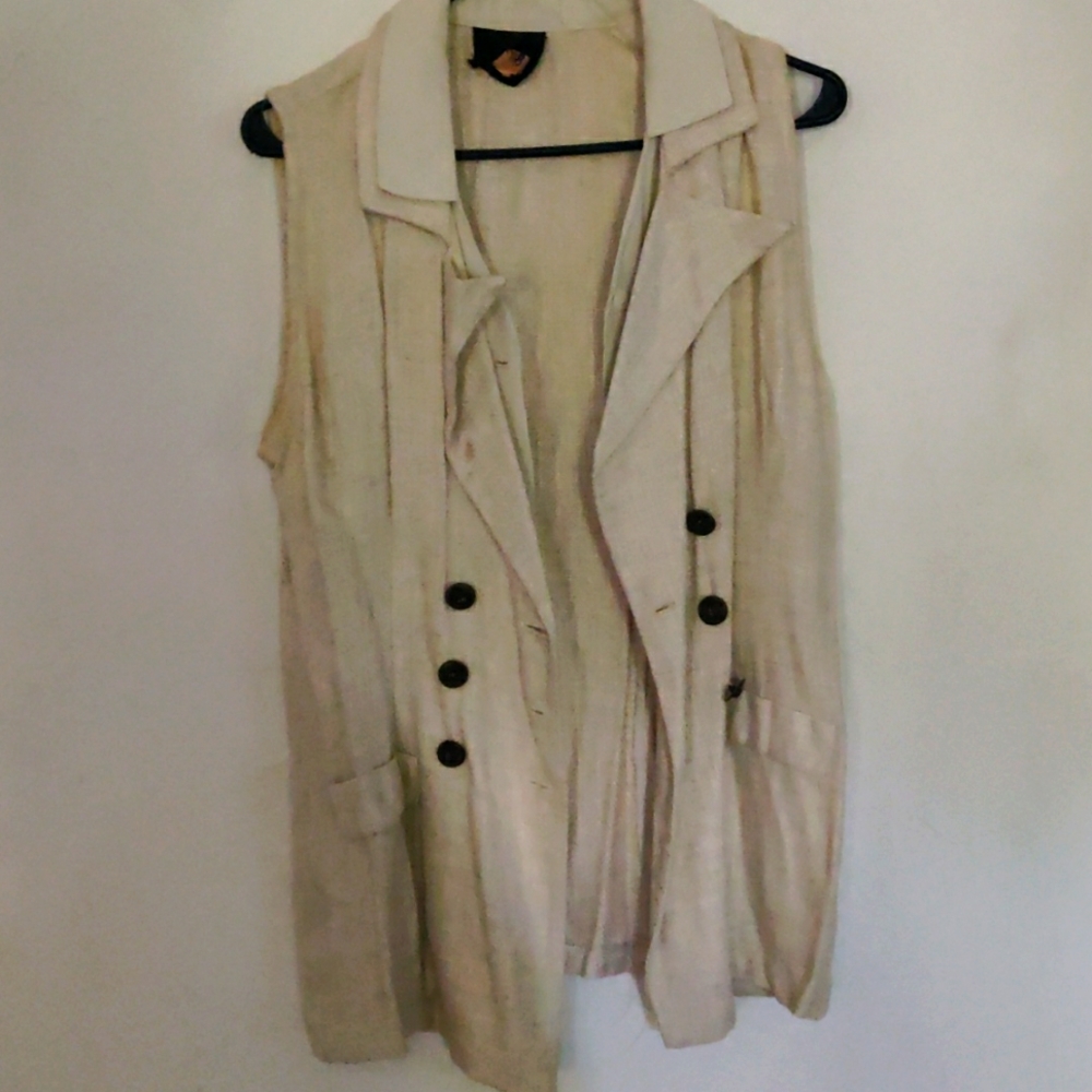 Short cream colored cardigan